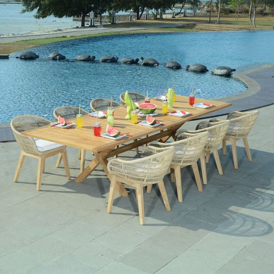 Salon de jardin en teck qualité Ecograde Alicante - table extensible 1.94 à 2.94 m et 8 chaises et 8 fauteuils en résine tressée Lounge avec coussins écrus