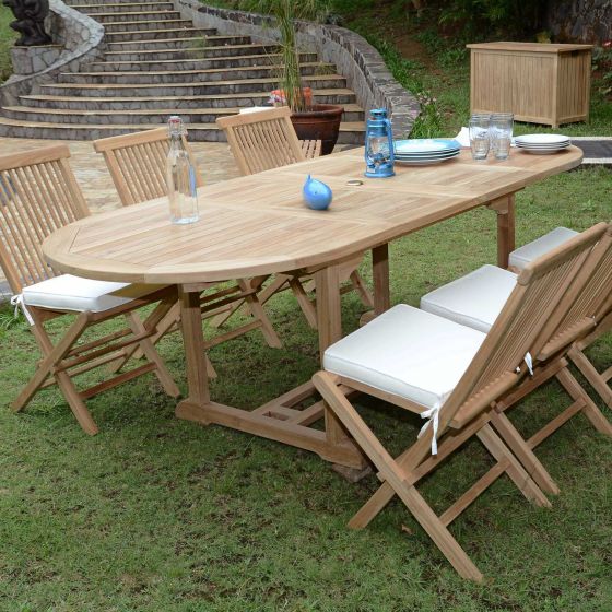 Salon de jardin en teck Tanao, Table ovale Vérone extensible de 1,60 m à 2,40 m + 6 chaises pliantes Java avec coussins écrus