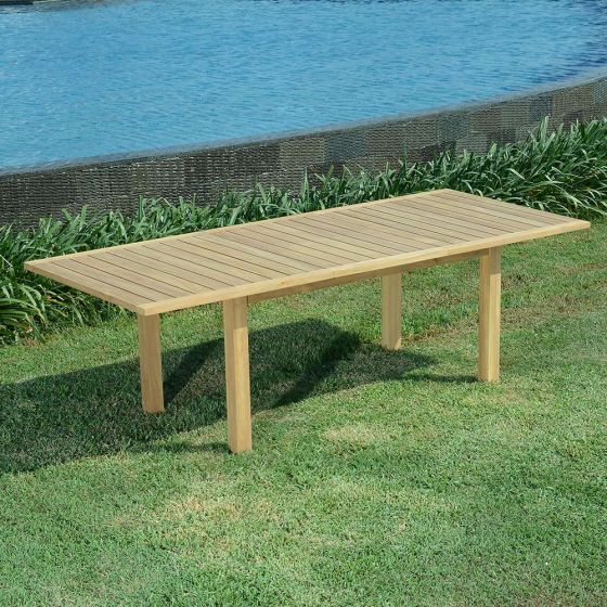 Table de jardin extensible rectangulaire en teck massif de qualité Ecograde© Constantine présentée avec la rallonge : longueur de la table 234 cm
